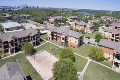 Habitación privada en Elmont Drive, imagen 46 de 49
