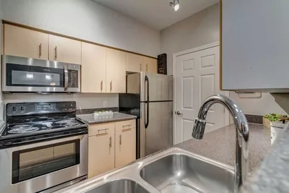 Habitación privada en Elmont Drive, imagen 6 de 49