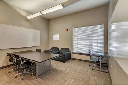 Habitación privada en Elmont Drive, imagen 16 de 49