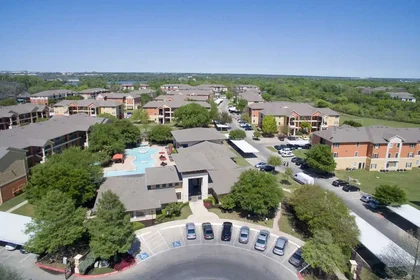 Habitación privada en Elmont Drive, imagen 49 de 49