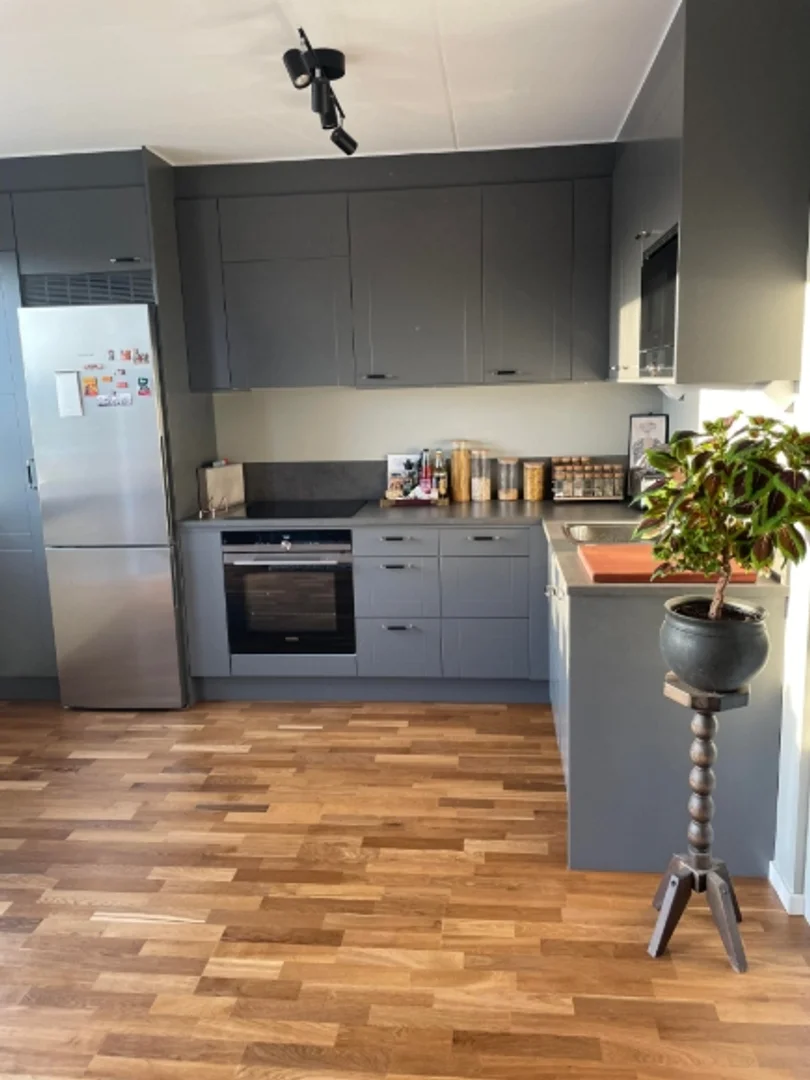 Funktionelles Studentenzimmer perfekt zum Studieren in