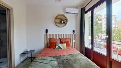 Habitación privada en 51 Boulevard de Cessole, imagen 5 de 15