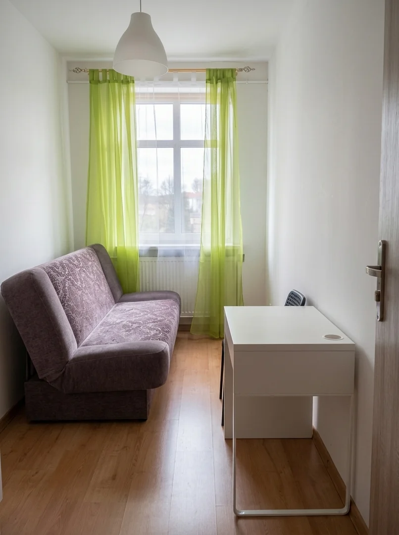 Comfortable and spacious student room in 