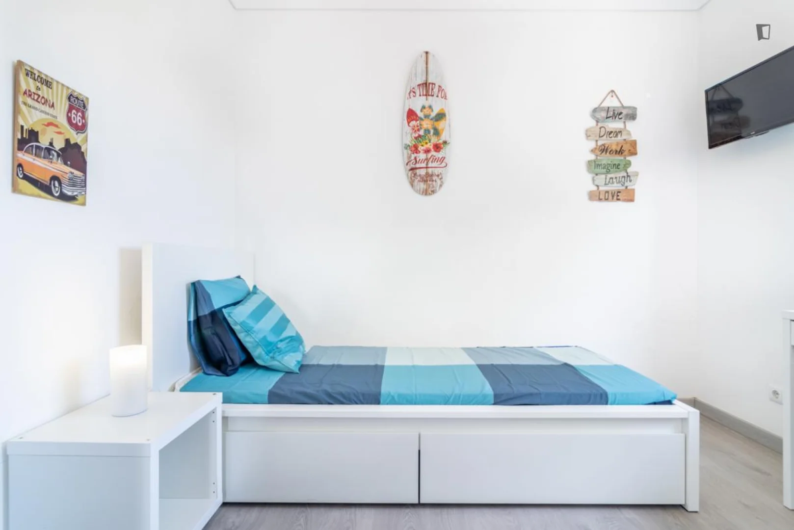 Habitación asequible para estudiantes con buena iluminación en 