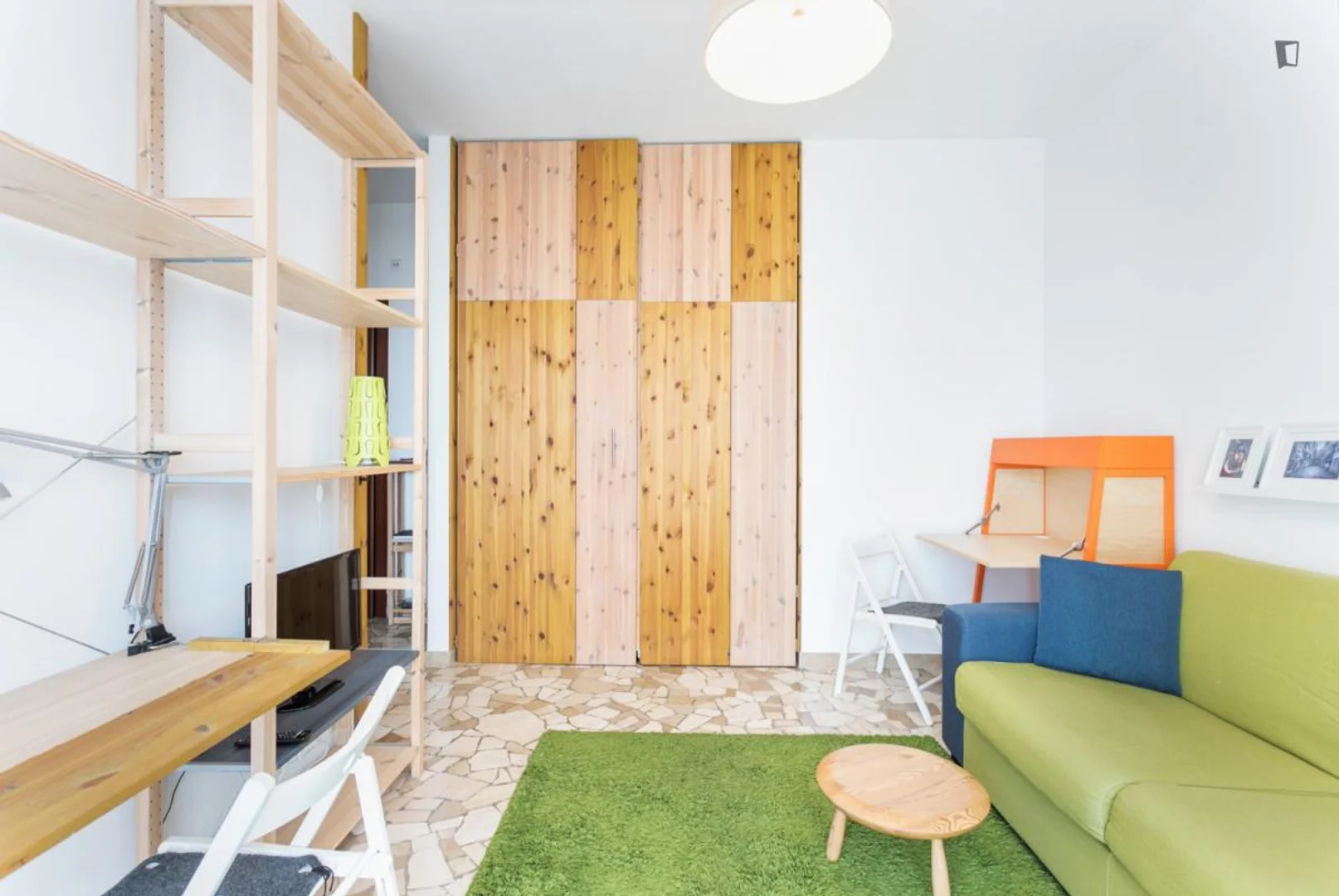 Cozy room for students available in 