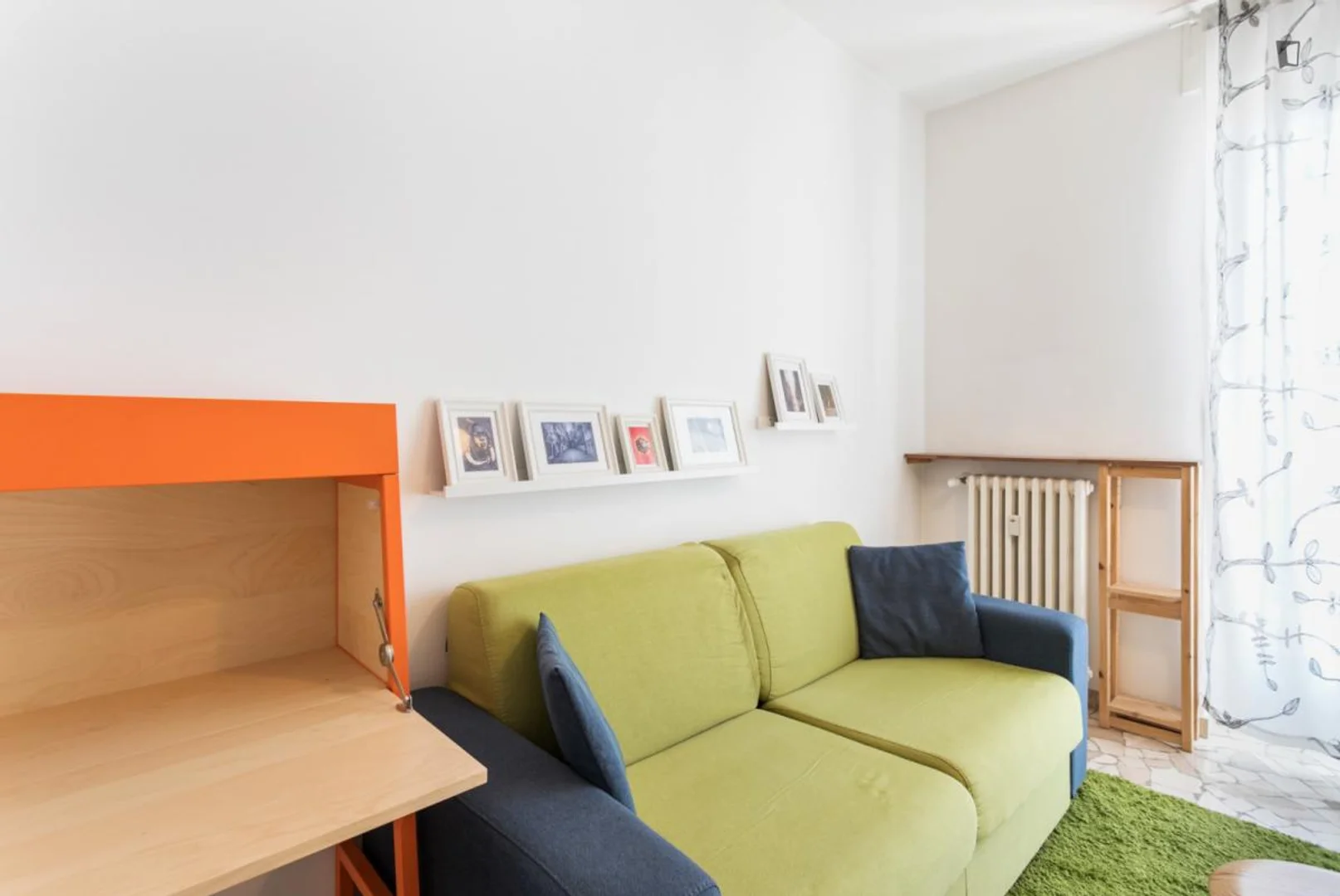 Cozy room for students available in 
