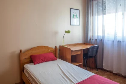 Quarto privado em Rua Doutor Carlos Ramos, imagem 3 de 23