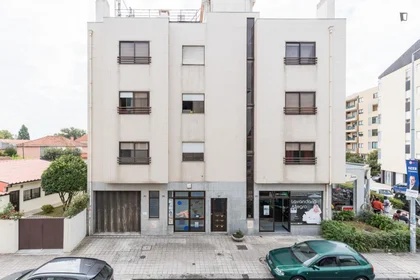 Quarto privado em Rua Doutor Carlos Ramos, imagem 7 de 23