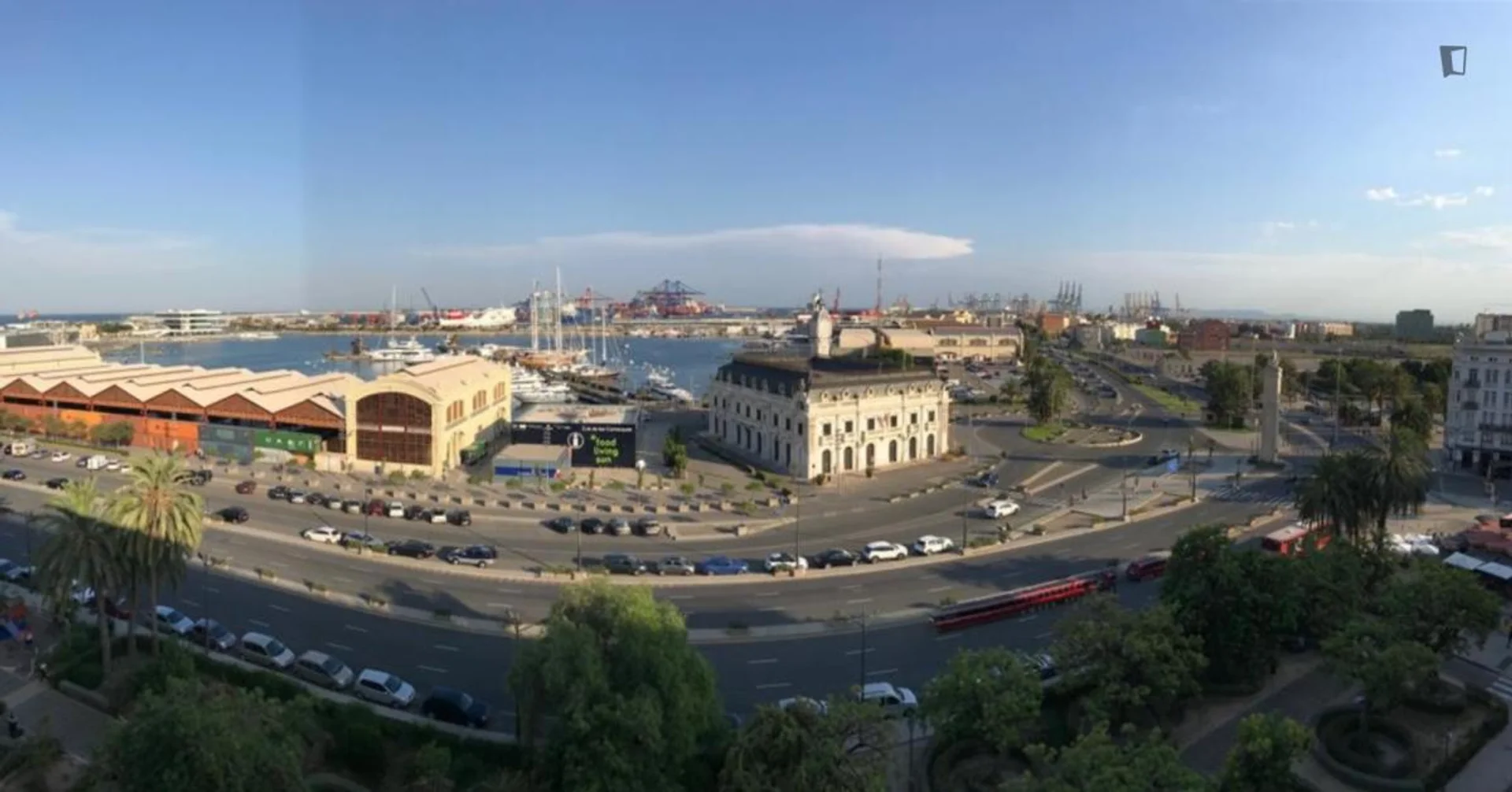 Öğrenciler için rahat oda bölgesinde mevcut
