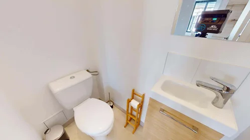 Habitación privada en 7 Rue Valentin Hauy, 86000 Poitiers, France, imagen 18 de 20