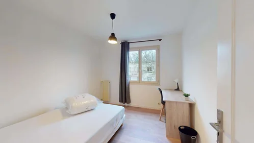 Özel oda konumu Le Cormier, 18 Rue Frédéric Mistral, 35200 Rennes, France, 1 19 görüntüsü