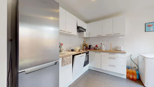 Quarto privado em 107 Rue Monge, 59100 Roubaix, France, imagem 11 de 19