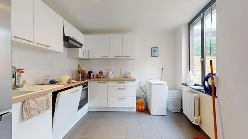 Quarto privado em 107 Rue Monge, 59100 Roubaix, France, imagem 12 de 19