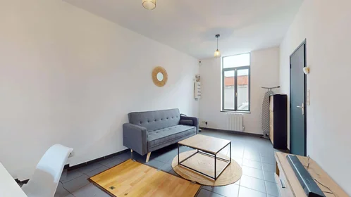 Quarto privado em 107 Rue Monge, 59100 Roubaix, France, imagem 4 de 19