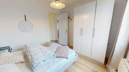 Stanza privata in 1 Rue René, 69100 Villeurbanne, France, immagine 2 di 16
