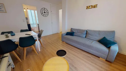 Private room at 13 Pass. des Alouettes, 69008 Lyon, France, image 15 of 19