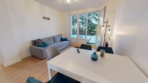 Private room at 13 Pass. des Alouettes, 69008 Lyon, France, image 17 of 19