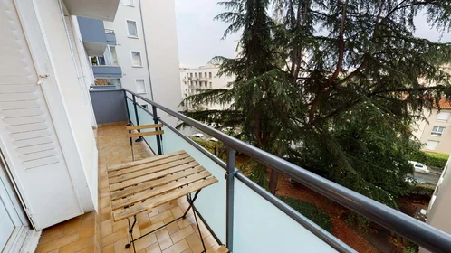 Private room at 13 Pass. des Alouettes, 69008 Lyon, France, image 4 of 19