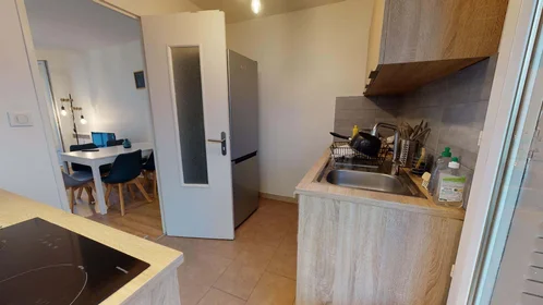 Private room at 13 Pass. des Alouettes, 69008 Lyon, France, image 6 of 19