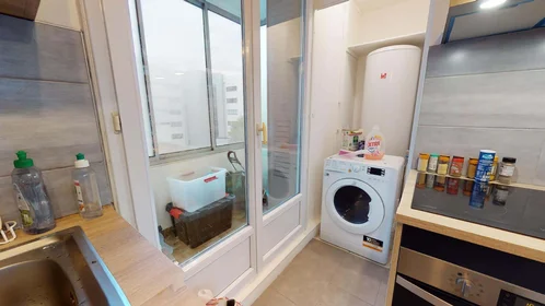 Private room at 13 Pass. des Alouettes, 69008 Lyon, France, image 7 of 19
