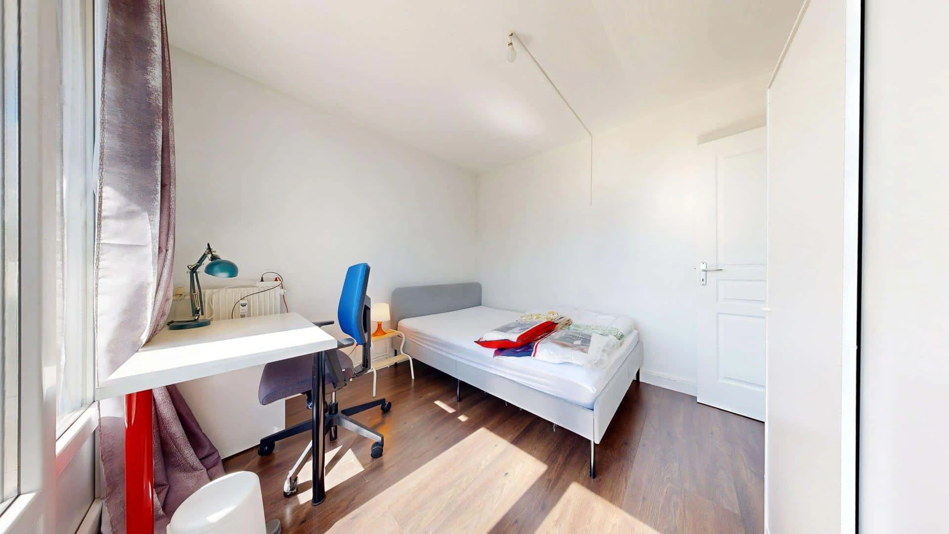 Bezahlbares Zimmer für Studenten mit ausreichender Beleuchtung in 