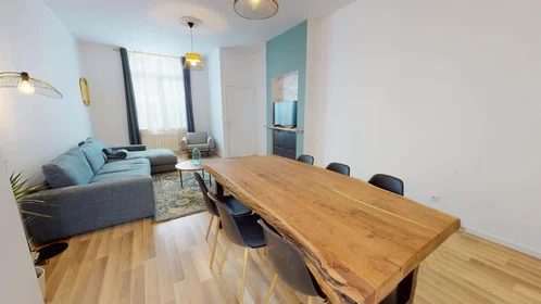 Chambre privée à 45 Rue de Lorraine, 59100 Roubaix, France, image 17 de 20