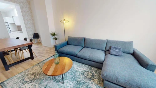 Chambre privée à 45 Rue de Lorraine, 59100 Roubaix, France, image 18 de 20