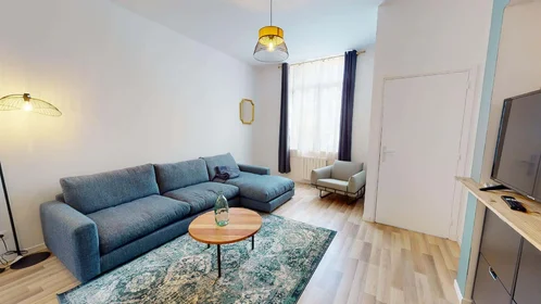 Chambre privée à 45 Rue de Lorraine, 59100 Roubaix, France, image 4 de 20