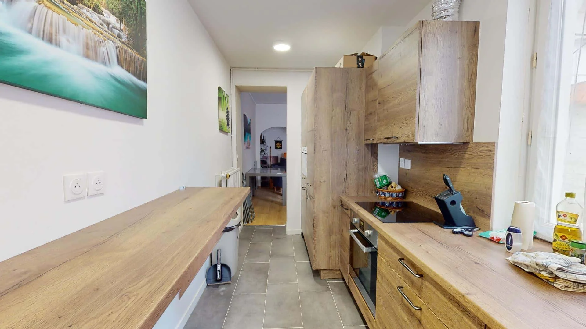 Quarto de estudante confortável e espaçoso em 