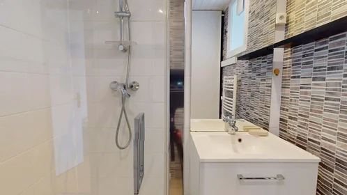 Quarto privado em 25 Rue de l'Industrie, 38170 Seyssinet-Pariset, France, imagem 13 de 20