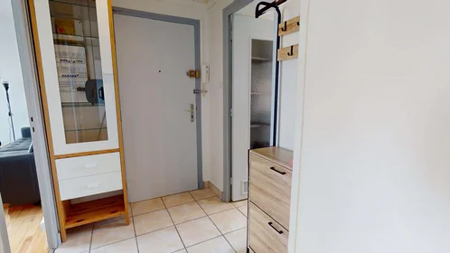 Quarto privado em 25 Rue de l'Industrie, 38170 Seyssinet-Pariset, France, imagem 15 de 20