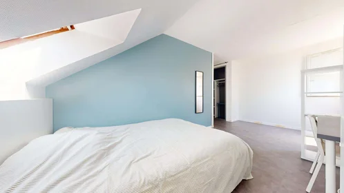 Quarto privado em 5 Mail René Clair, 91080 Évry-Courcouronnes, France, imagem 3 de 17