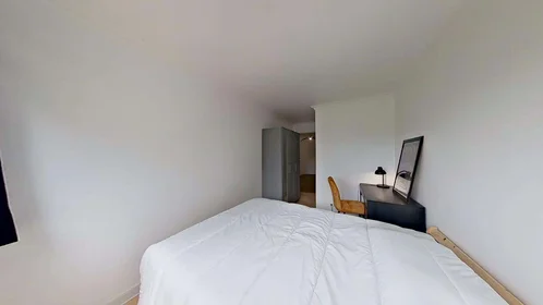 Chambre privée à 5 Rue du 11 Novembre 1918, 76250 Déville-lès-Rouen, France, image 3 de 16