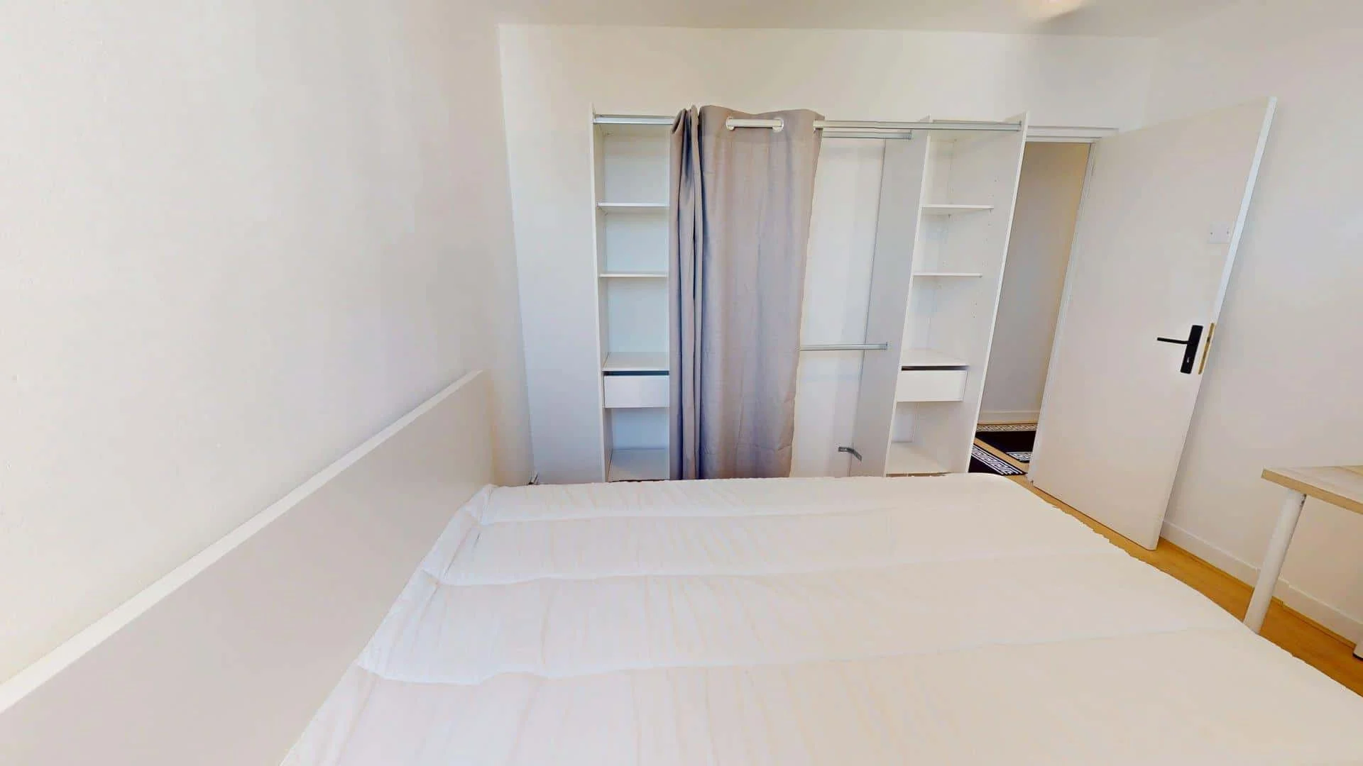 Bezahlbares Zimmer für Studenten mit ausreichender Beleuchtung in 