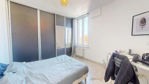 Quarto privado em 172 Rue Anatole France, 59160 Lille, France, imagem 1 de 10