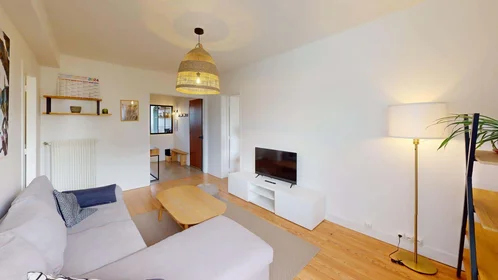Quarto privado em 140 Rue Sully, 63100 Clermont-Ferrand, France, imagem 5 de 12