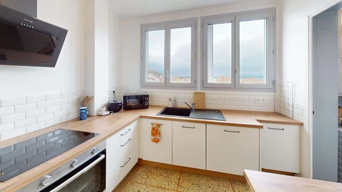Quarto privado em 140 Rue Sully, 63100 Clermont-Ferrand, France, imagem 6 de 12