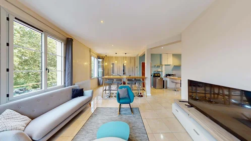 Habitación privada en 9 Rue de l'Intendant le Nain, 86000 Poitiers, France, imagen 5 de 14