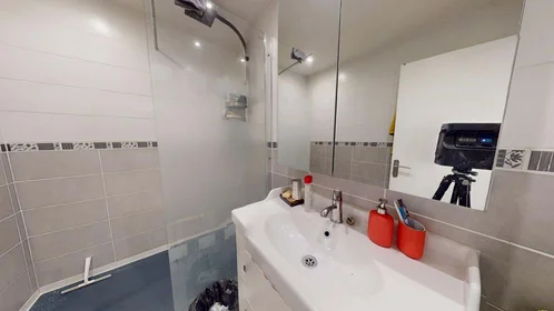 Privatzimmer in der 7 Rue de la Chapelle, 69009 Lyon, France, bild 12 von 18