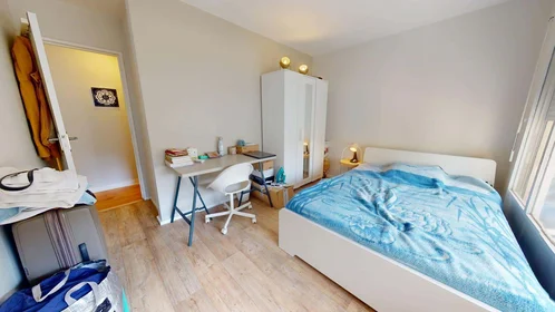 Privatzimmer in der 7 Rue de la Chapelle, 69009 Lyon, France, bild 3 von 18