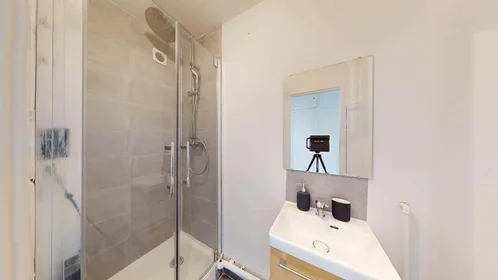 Habitación privada en 32 Rue Alphonse Daudet, 91000 Évry-Courcouronnes, France, imagen 11 de 15