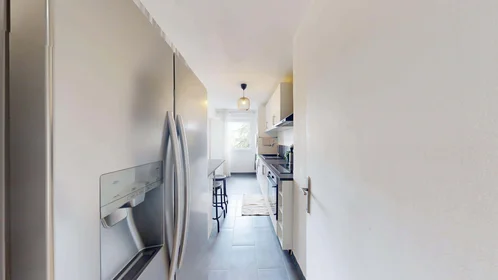Habitación privada en 32 Rue Alphonse Daudet, 91000 Évry-Courcouronnes, France, imagen 8 de 15