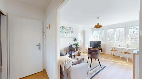 Stanza privata in 13 Sq. des Cloteaux, 35200 Rennes, France, immagine 15 di 19