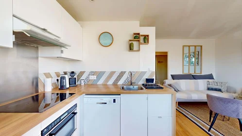 Stanza privata in 13 Sq. des Cloteaux, 35200 Rennes, France, immagine 10 di 19