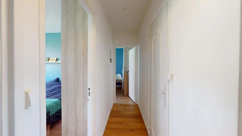 Stanza privata in 13 Sq. des Cloteaux, 35200 Rennes, France, immagine 16 di 19