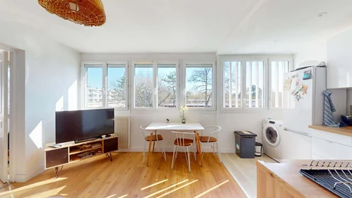 Stanza privata in 13 Sq. des Cloteaux, 35200 Rennes, France, immagine 8 di 19