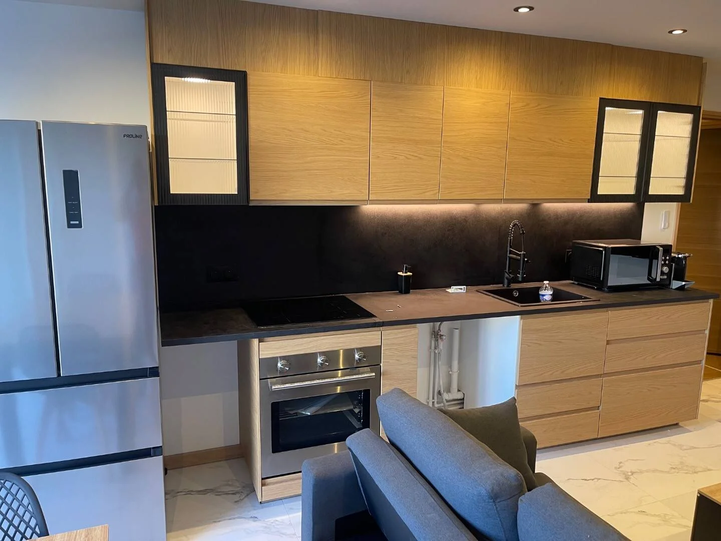 'de öğrenci dairesinde, tamamen mobilyalı kiralık oda