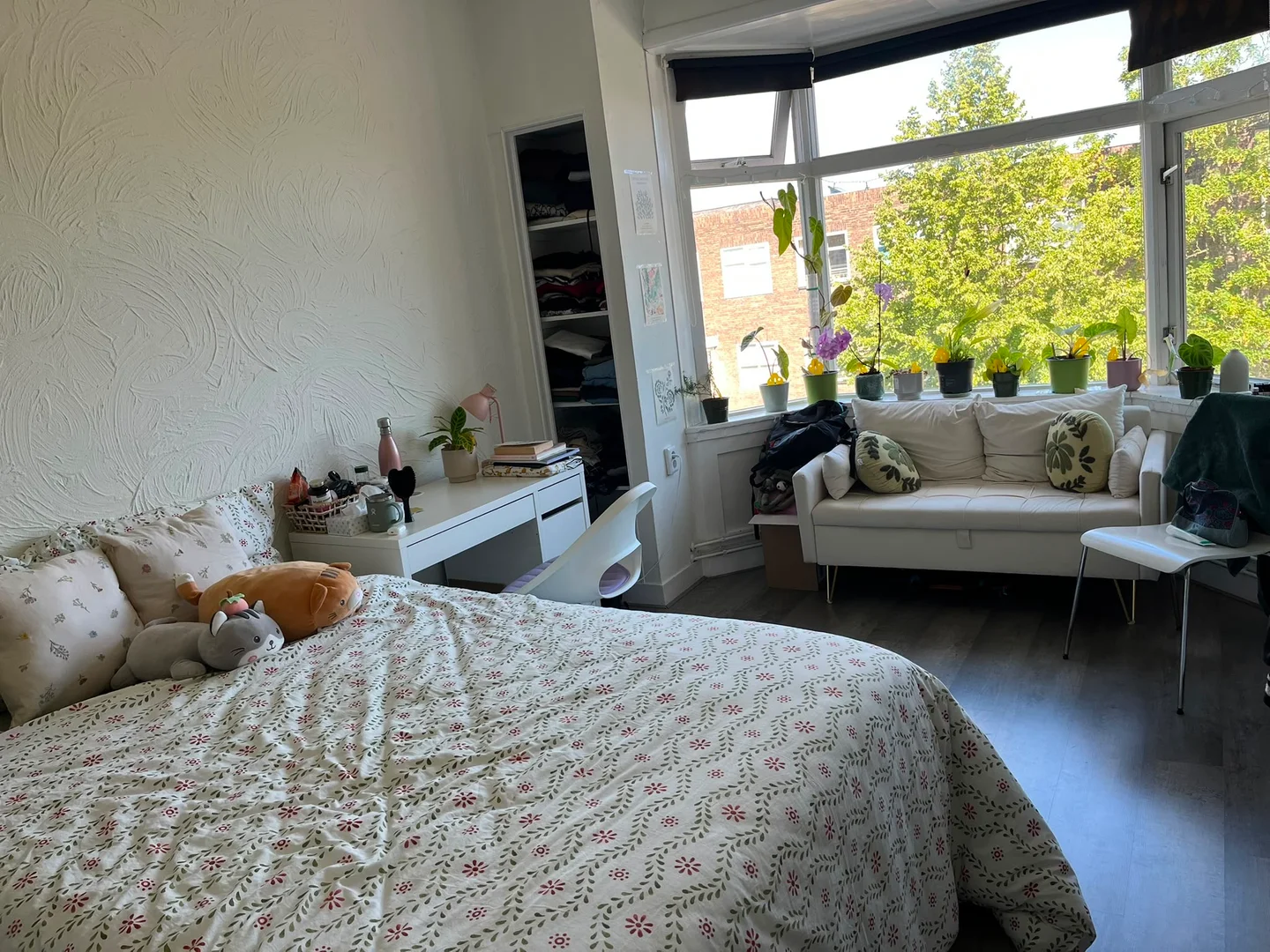 Habitación para estudiantes en  con área de estudio y facilidades compartidas