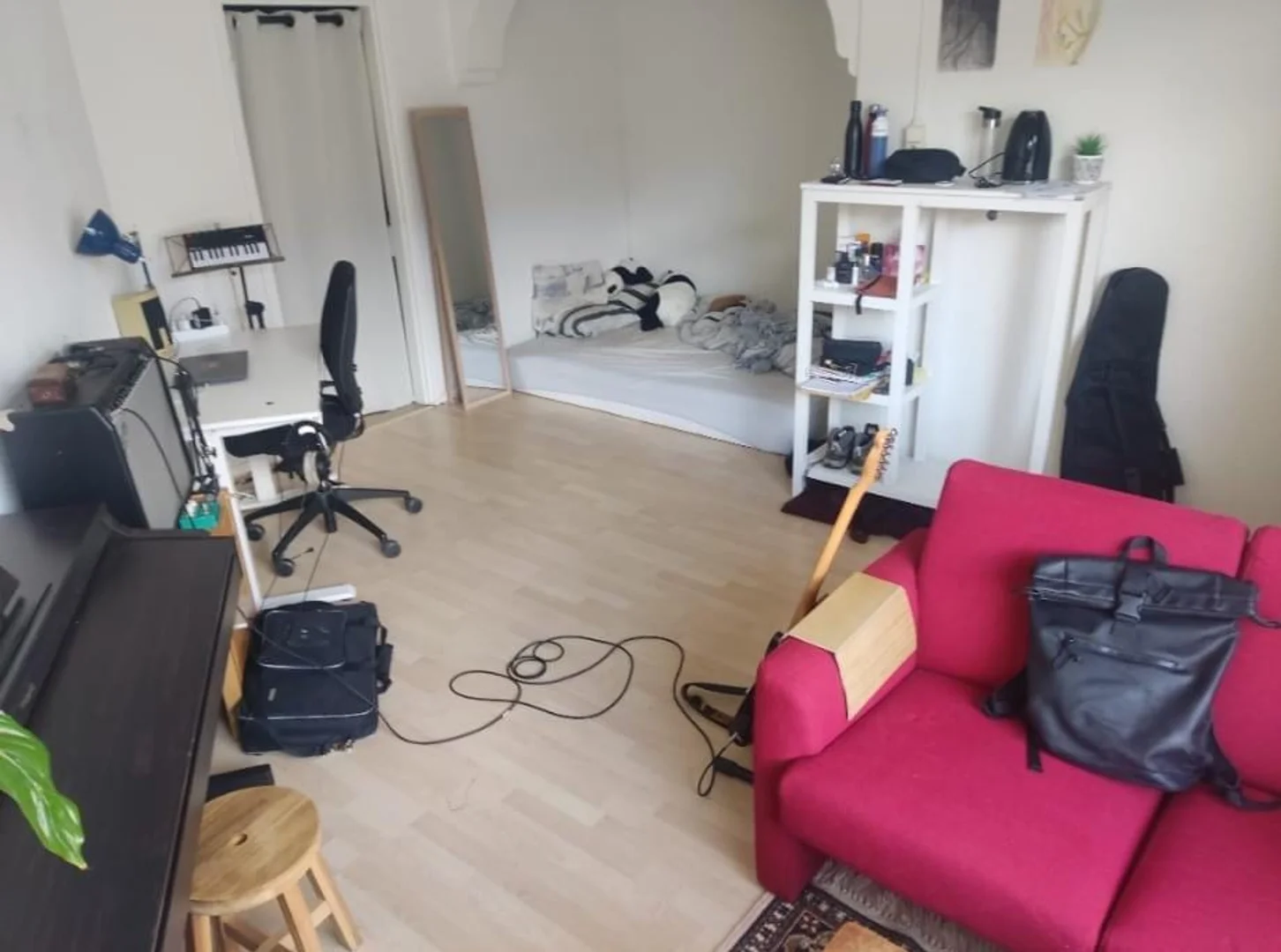 Habitación asequible para estudiantes con buena iluminación en 