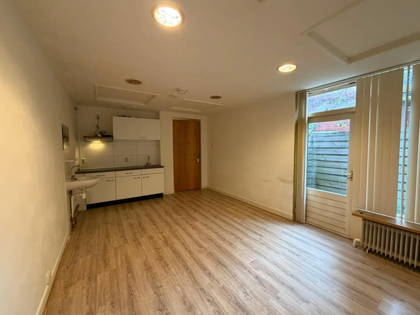 Economical student room with convenient location in 